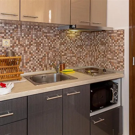 Dafni's Beachfront Luxury מלון דירות