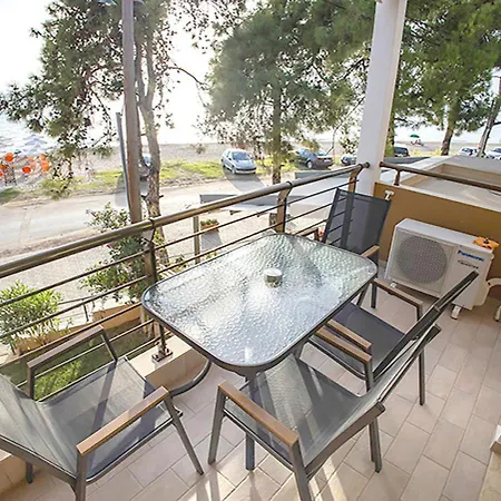 Dafni's Beachfront Luxury Lejlighedshotel