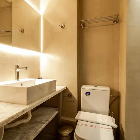 Lejlighedshotel Dafni's Beachfront Luxury Nikiti (Sithonia)