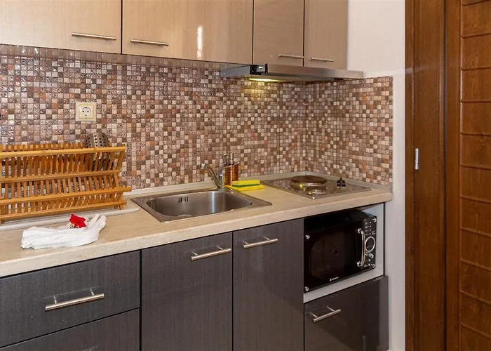 Dafni's Beachfront Luxury Hotel de apartamente