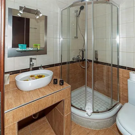 Dafni's Beachfront Luxury Апарт-отель