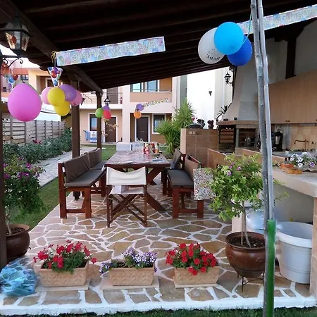 Апарт-отель Dafni's Beachfront Luxury