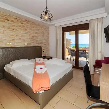 Апарт-отель Dafni's Beachfront Luxury Никити