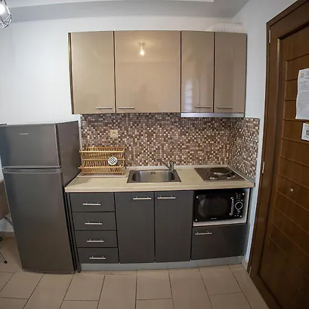 Апарт-отель Dafni's Beachfront Luxury