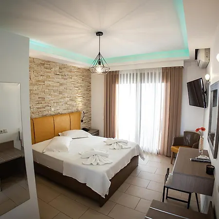 Dafni's Beachfront Luxury Апарт-отель Никити
