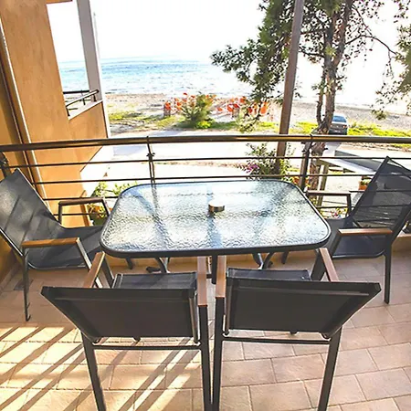 Апарт-отель Dafni's Beachfront Luxury Никити