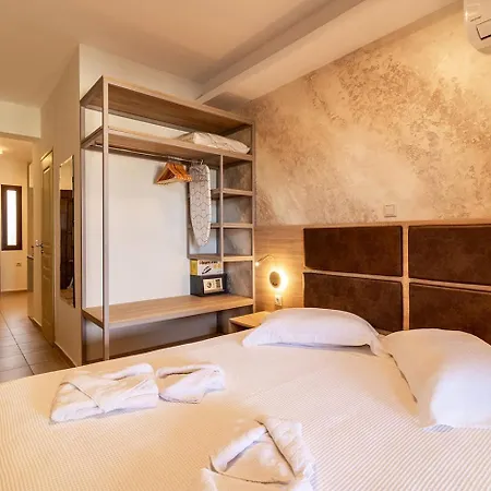 Dafni's Beachfront Luxury Апарт-отель *