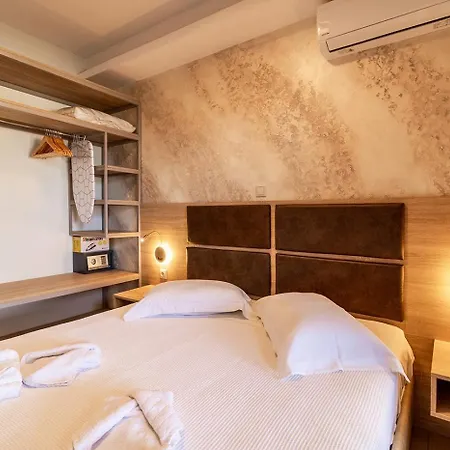 Апарт-отель Dafni's Beachfront Luxury Никити