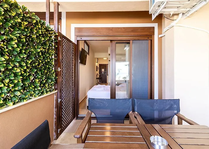 Hotel de apartamente Dafni's Beachfront Luxury