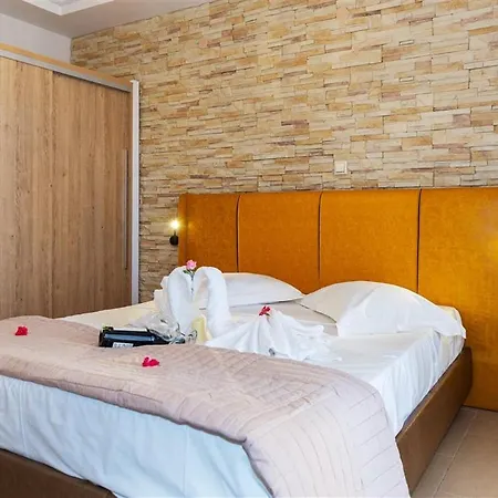 Aparthotel Dafni's Beachfront Luxury