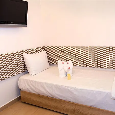 Dafni's Beachfront Luxury Aparthotel Nikiti (Sithonia)