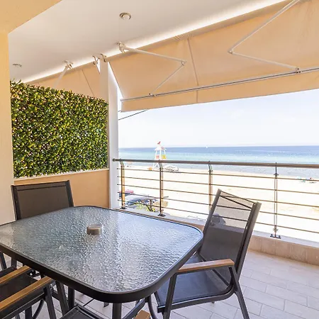 Dafni's Beachfront Luxury Aparthotel *