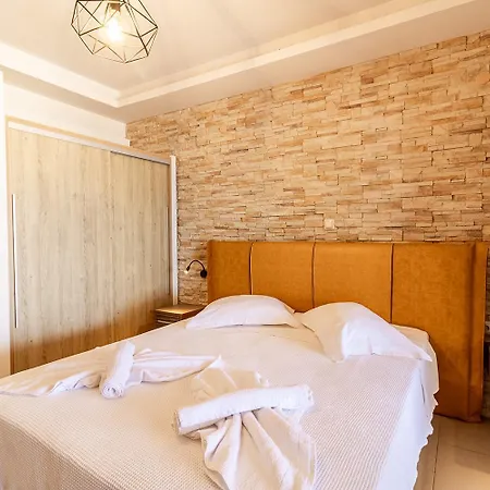 Aparthotel Dafni's Beachfront Luxury *