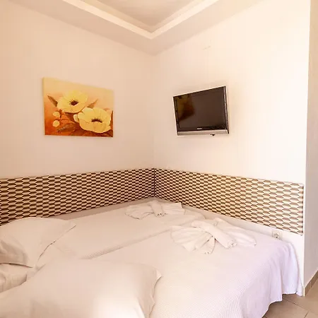 Aparthotel Dafni's Beachfront Luxury