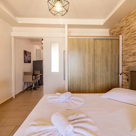 Dafni's Beachfront Luxury Nikiti (Sithonia)