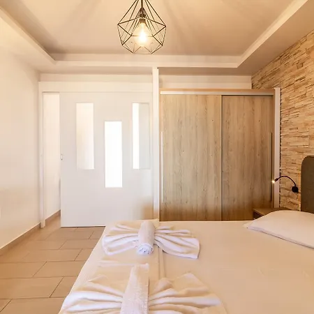Dafni's Beachfront Luxury * Nikiti (Sithonia)