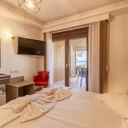Aparthotel Dafni's Beachfront Luxury *