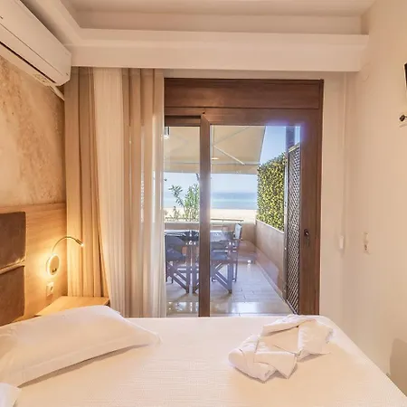 Dafni's Beachfront Luxury * Nikiti (Sithonia)