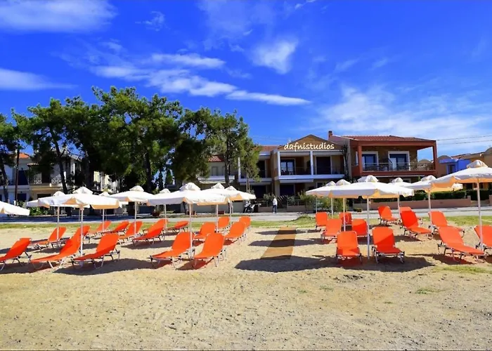 Dafni's Beachfront Luxury شقة فندقية