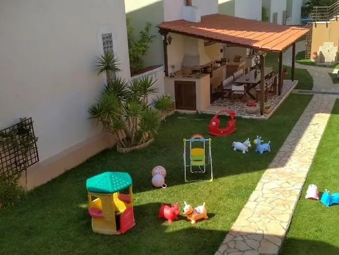 شقة فندقية Dafni's Beachfront Luxury نيكيتي