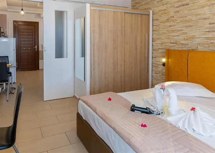 Dafni's Beachfront Luxury شقة فندقية نيكيتي