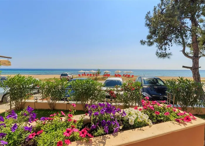 شقة فندقية Dafni's Beachfront Luxury
