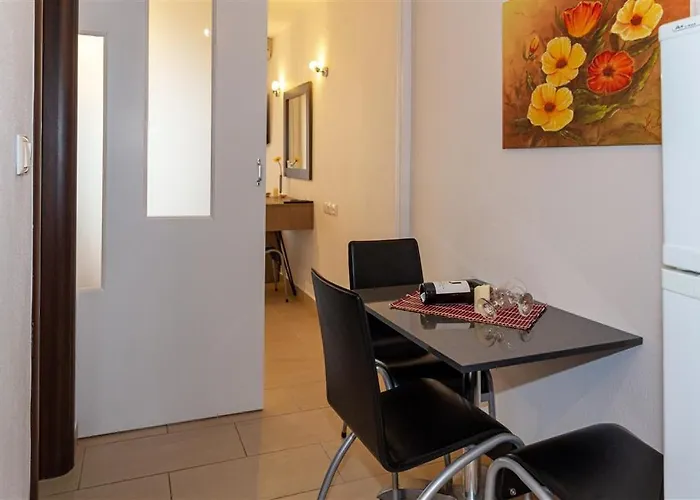 Dafni's Beachfront Luxury نيكيتي