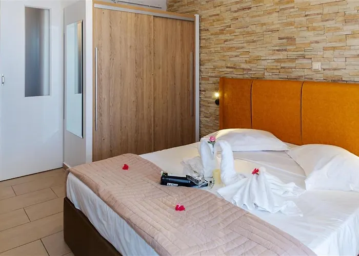 Dafni's Beachfront Luxury شقة فندقية نيكيتي