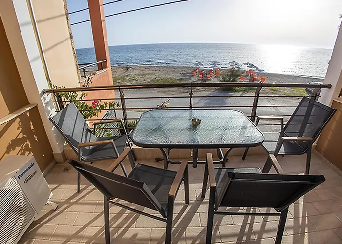 شقة فندقية Dafni's Beachfront Luxury *