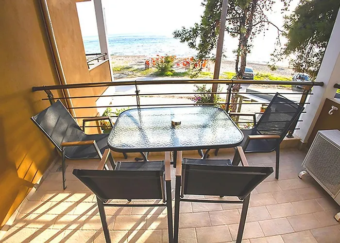شقة فندقية Dafni's Beachfront Luxury نيكيتي
