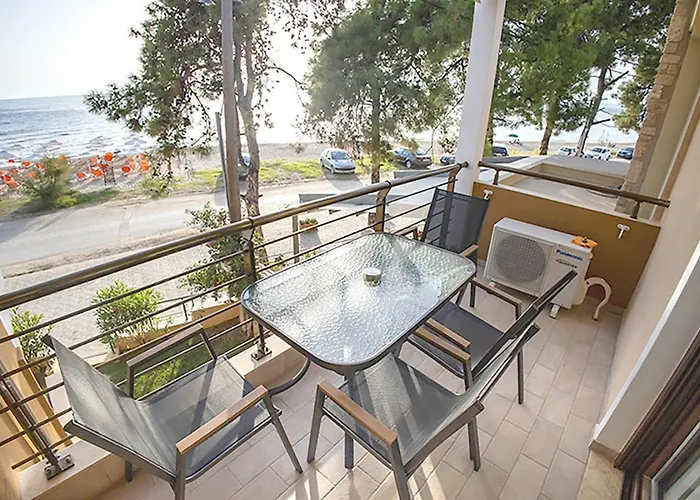 Dafni's Beachfront Luxury شقة فندقية