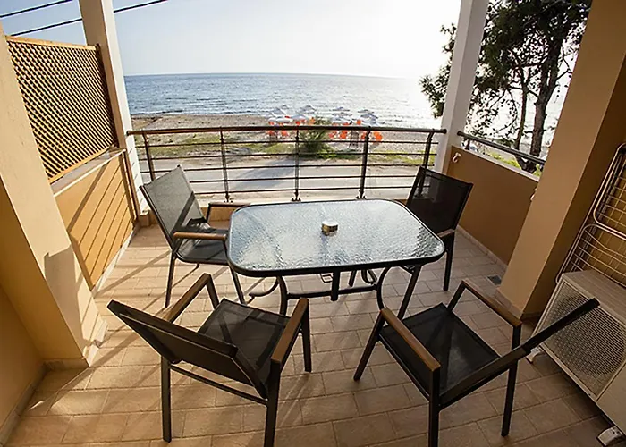 Dafni's Beachfront Luxury شقة فندقية نيكيتي