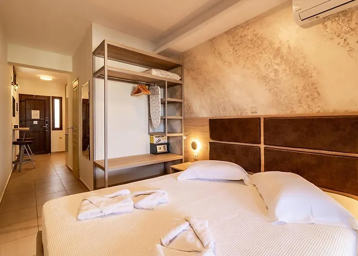 Dafni's Beachfront Luxury شقة فندقية *
