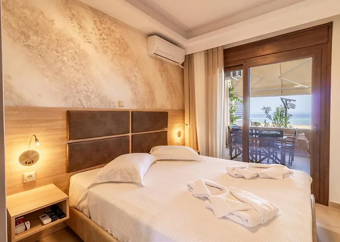 شقة فندقية Dafni's Beachfront Luxury *
